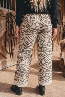 Iris Multicolour Western Print Zebra Pattern Elastic Waist Pocket Pants — thumbnail 2